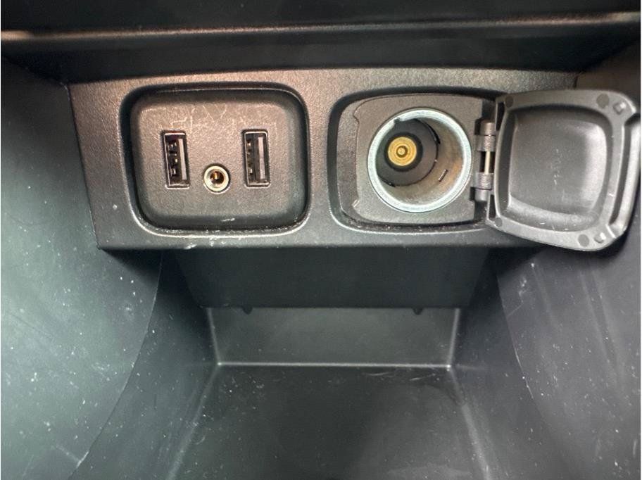 Used 2019 Buick Encore Essence AWD/4WD image 22