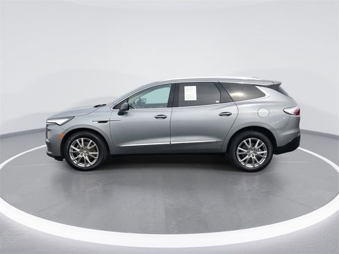 Used 2023 Buick Enclave Essence w/ Experience Buick Package image 5