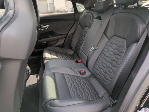 Used 2023 Audi e-tron GT Prestige w/ Prestige Package image 32