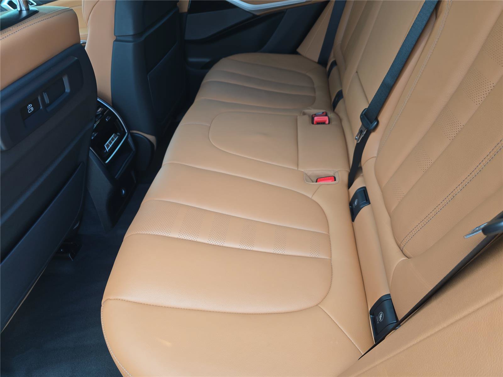 Used 2021 BMW X5 sDrive40i w/ Premium Package RWD image 12