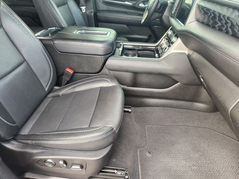 Used 2023 GMC Yukon Denali AWD/4WD image 15