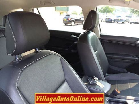 Used 2021 Volkswagen Tiguan SE image 34
