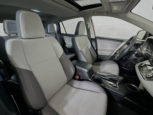 Used 2015 Toyota RAV4 XLE image 29