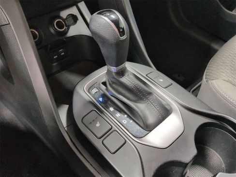 Used 2015 Hyundai Santa Fe GLS image 32