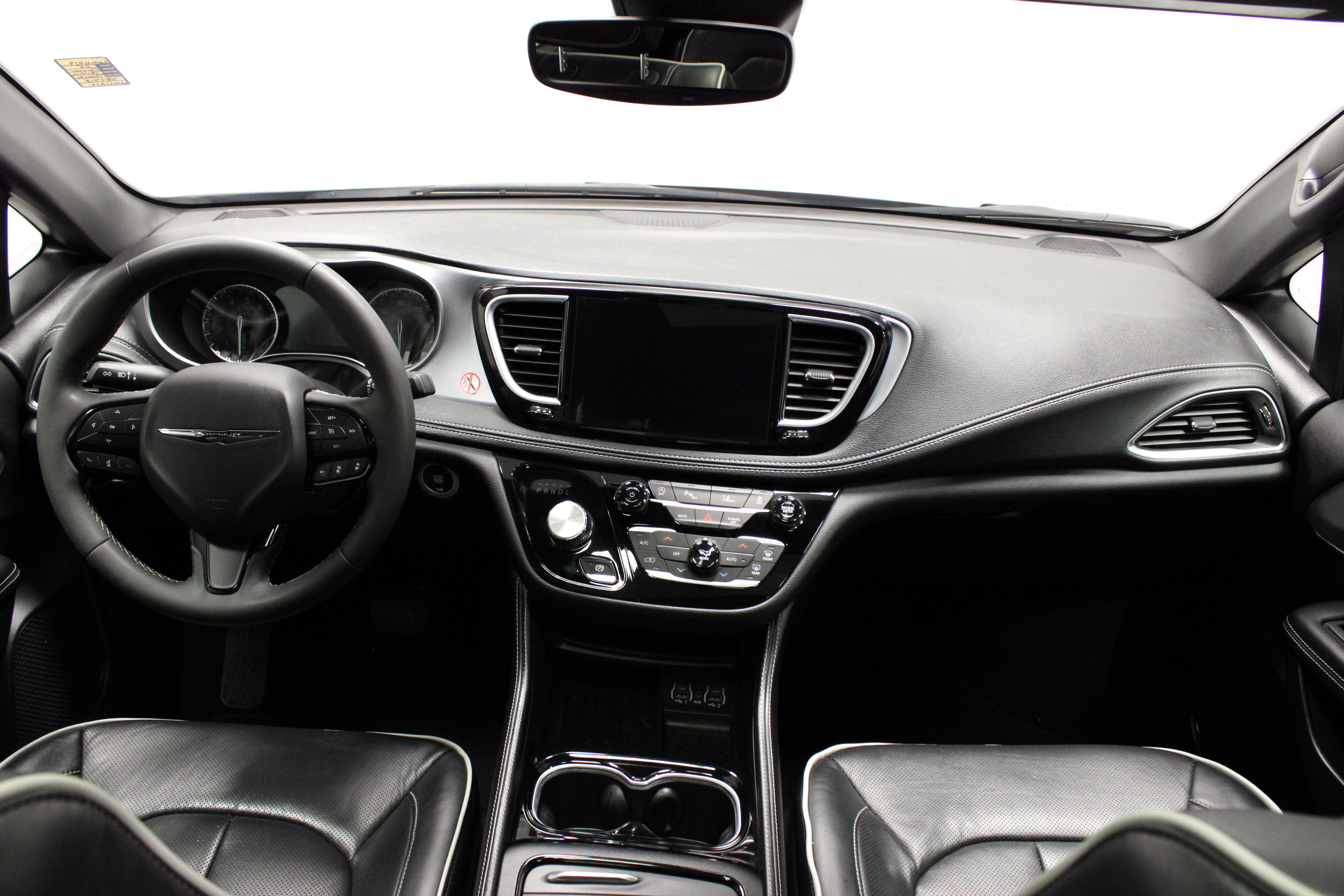 Used 2025 Chrysler Pacifica Limited FWD image 21