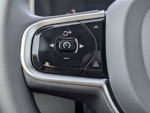 New 2026 Volvo XC90 B6 Plus w/ Protection Package Premier image 24