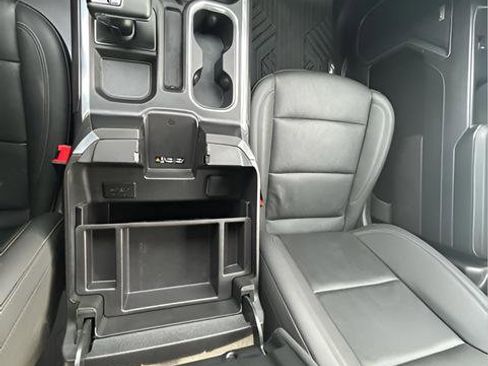 Used 2025 Chevrolet Silverado 1500 LTZ image 17