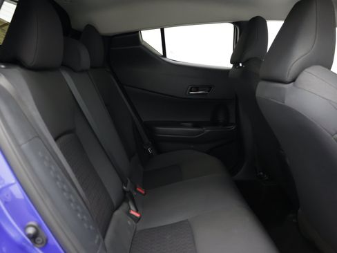 Used 2020 Toyota C-HR LE FWD image 31