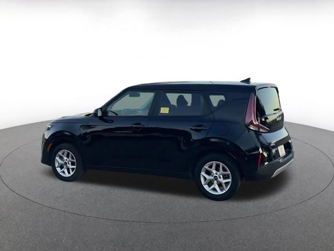 Used 2025 Kia Soul LX w/ LX Technology Package image 10