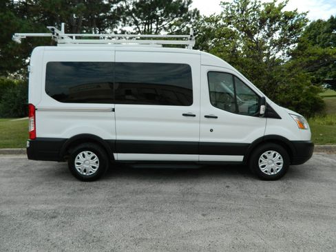 Used 2019 Ford Transit 150 XLT RWD image 5