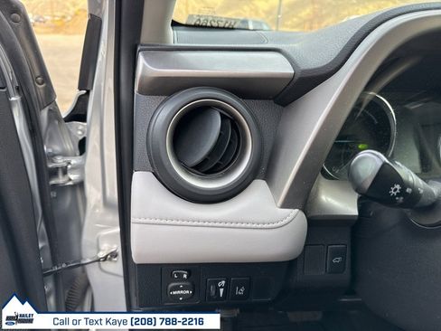 Used 2016 Toyota RAV4 Limited image 19