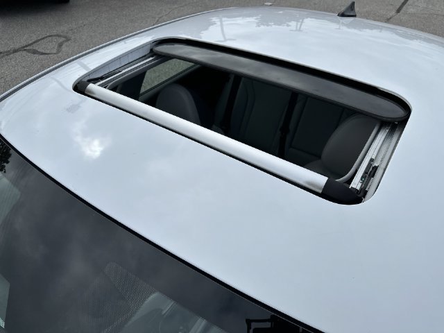 Used 2024 Hyundai Elantra Limited FWD image 40