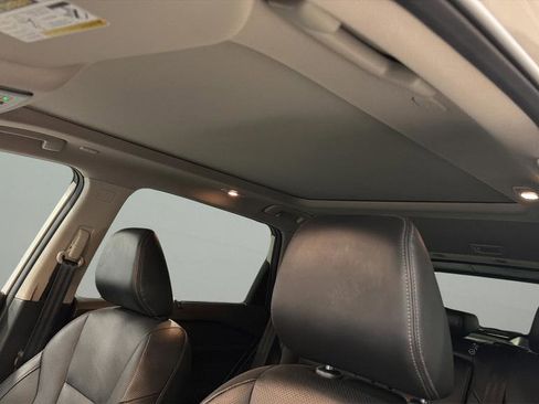 Used 2022 Nissan Rogue Platinum w/ Head-Up Display Package image 11