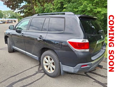 Used 2011 Toyota Highlander SE w/ Tow Pkg AWD/4WD image 4