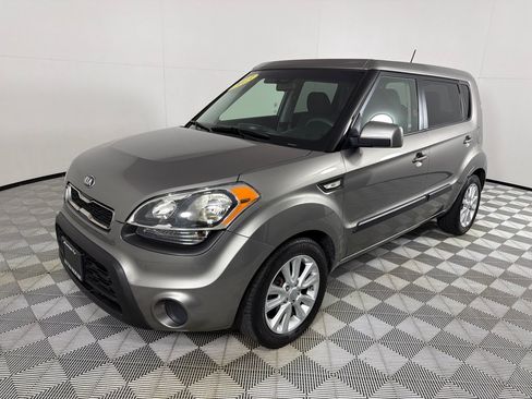 Used 2013 Kia Soul FWD image 9