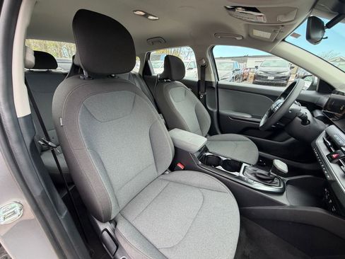 Used 2025 Kia K4 LXS FWD image 35