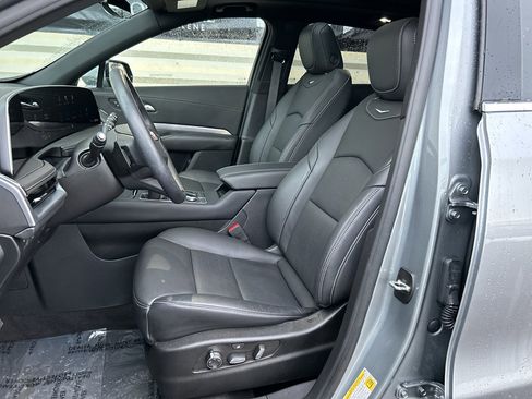Used 2024 Cadillac XT4 Premium Luxury image 11