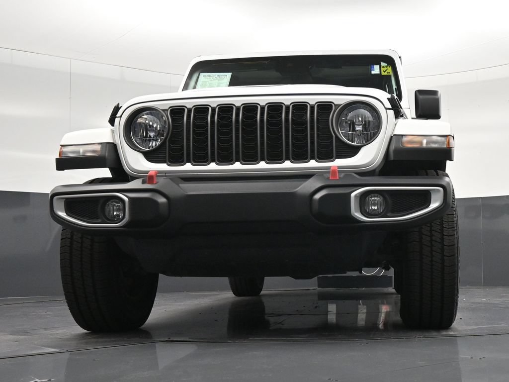 Used 2025 Jeep Gladiator Sport AWD/4WD image 29