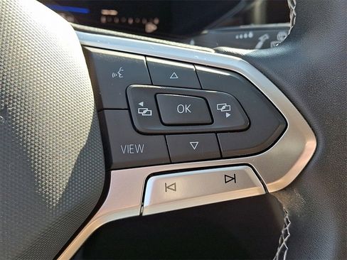 Used 2022 Volkswagen Taos SE image 23