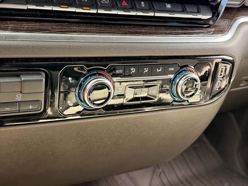 Used 2025 GMC Sierra 1500 SLE image 27