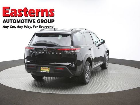 Used 2025 Nissan Pathfinder SV FWD image 41