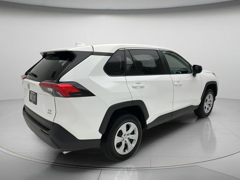 Used 2025 Toyota RAV4 LE AWD/4WD image 5
