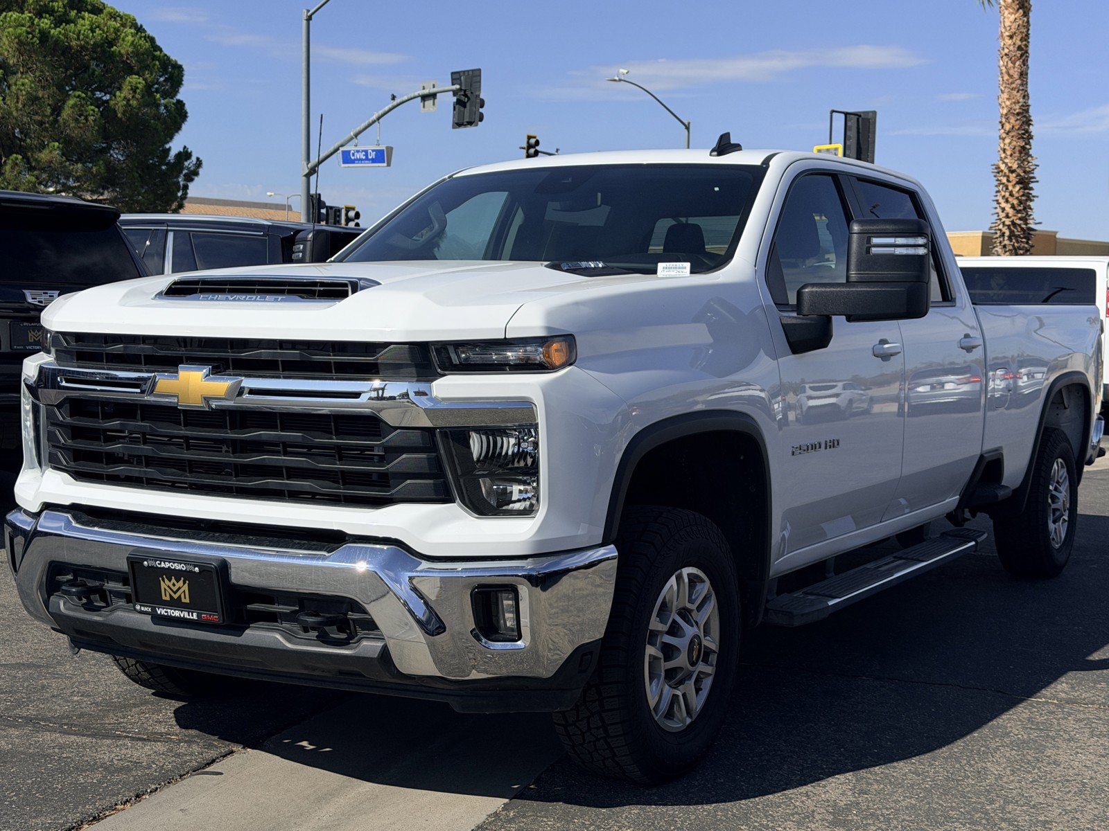 Used 2025 Chevrolet Silverado 2500 LT w/ Convenience Package AWD/4WD image 3