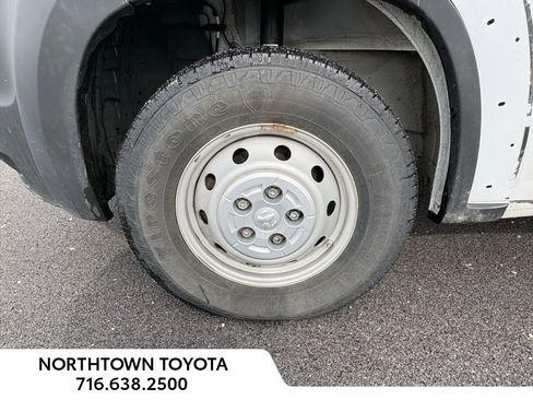 Used 2020 RAM ProMaster 2500 w/ Interior Convenience Group image 9