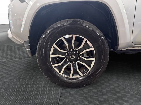 Used 2021 Toyota Tacoma TRD Sport AWD/4WD image 15