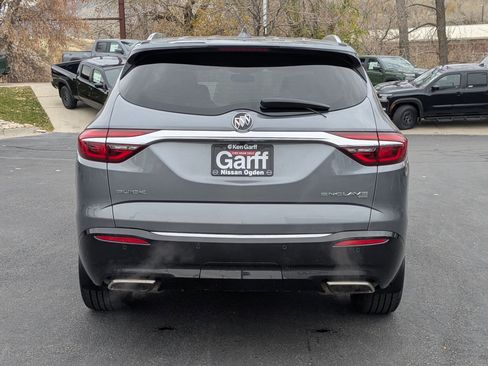 Used 2018 Buick Enclave Essence w/ LPO, Luxury Package image 7