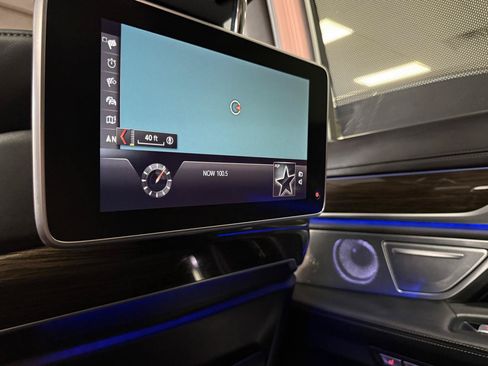 Used 2018 BMW 750i RWD image 34