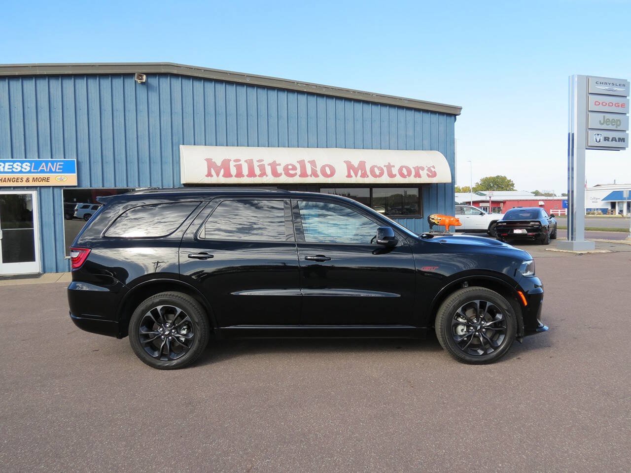 Used 2025 Dodge Durango GT AWD/4WD image 2