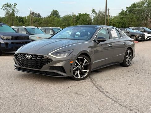Used 2021 Hyundai Sonata SEL Plus w/ Tech Package FWD image 3