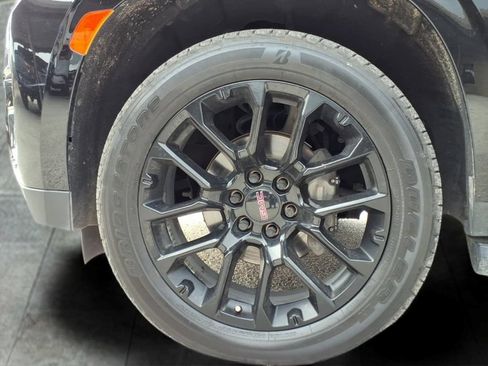 Used 2022 GMC Yukon SLT w/ SLT Luxury Package AWD/4WD image 8