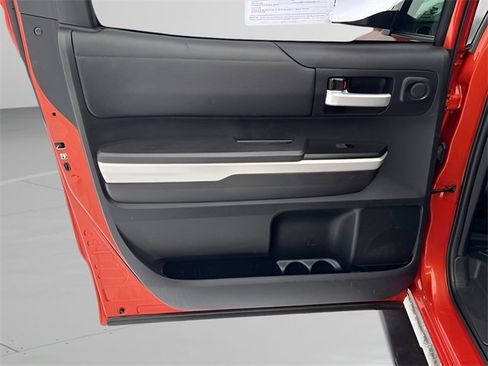 Used 2018 Toyota Tundra SR5 w/ SR5 Upgrade Package image 17