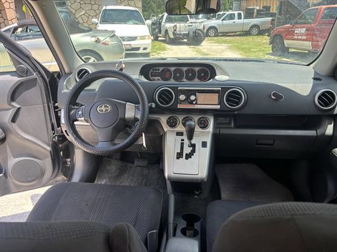 Used 2010 Scion xB image 7