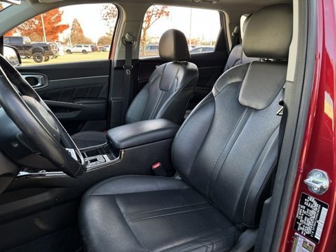 Used 2023 Kia Sorento SX image 29