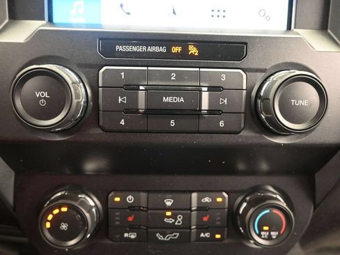 Used 2019 Ford F150 XLT w/ Equipment Group 302A Luxury AWD/4WD image 34