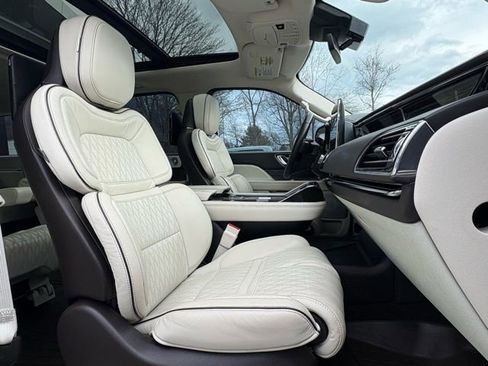 Used 2021 Lincoln Navigator L Black Label w/ Special Edition Package image 36