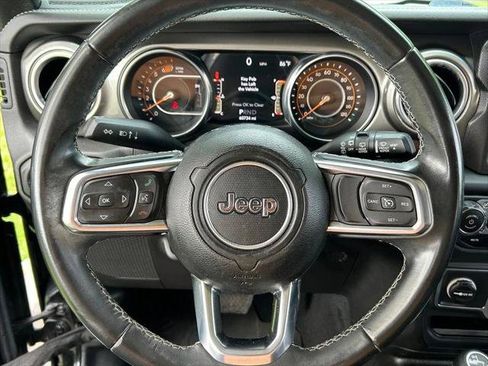 Certified 2018 Jeep Wrangler Unlimited Sahara AWD/4WD image 21