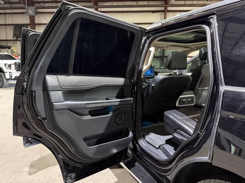 Used 2022 Ford Expedition XLT AWD/4WD image 16