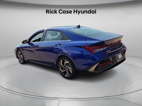 Used 2024 Hyundai Elantra Limited image 8