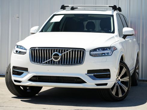 Used 2023 Volvo XC90 T8 Ultimate w/ Protection Package Premier image 3