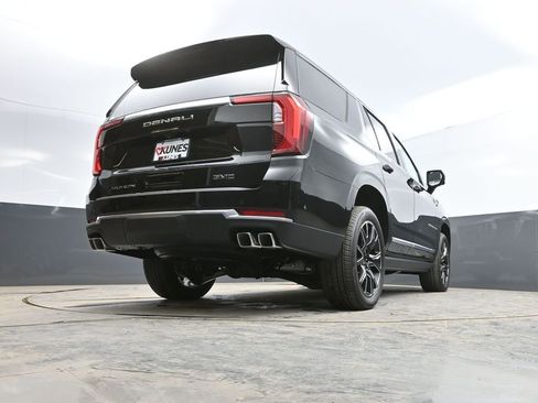 New 2026 GMC Yukon Denali w/ Sun & Power Step Package AWD/4WD image 38