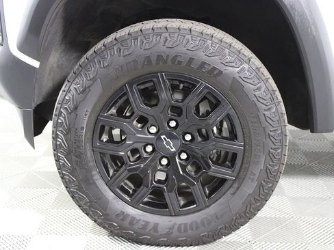Used 2024 Chevrolet Colorado Trail Boss w/ Technology Package AWD/4WD image 41
