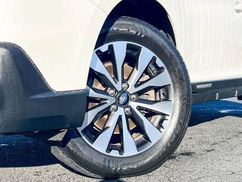 Used 2017 Subaru Outback 2.5i Limited image 4