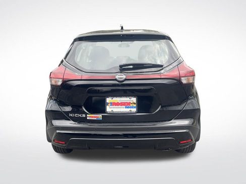 New 2025 Nissan Kicks Play S image 4