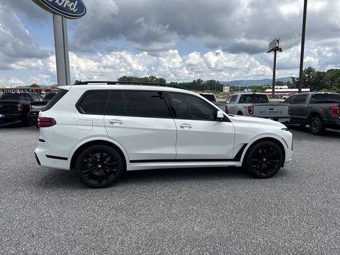 Used 2024 BMW X7 xDrive40i w/ M Sport Package AWD/4WD image 8