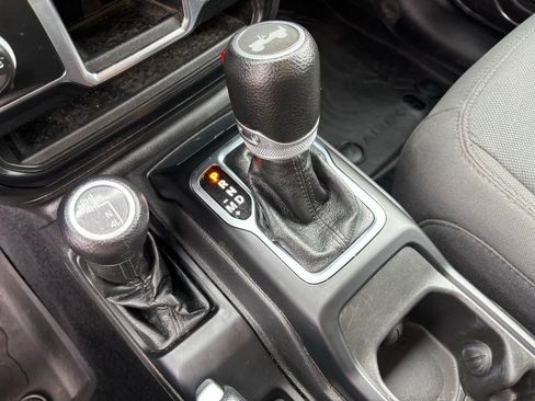 Used 2023 Jeep Wrangler Unlimited Sport AWD/4WD image 18