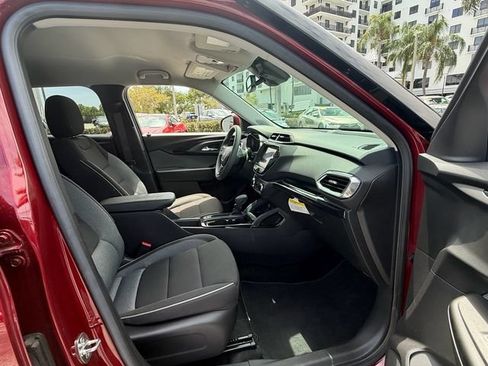 Used 2023 Chevrolet TrailBlazer LT w/ Convenience Package FWD image 16